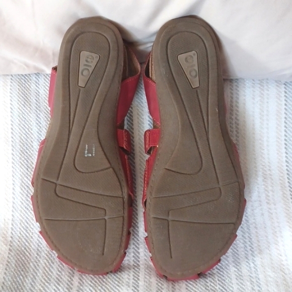 EUC Earth Origins Mary Jane Sandals Red - Picture 4 of 6